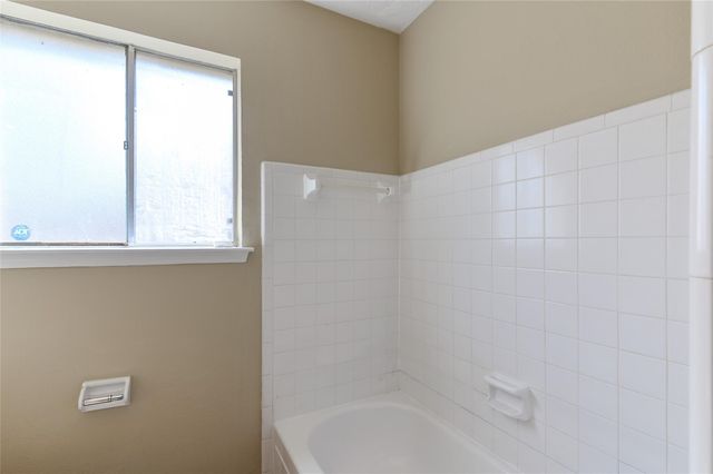 10427 Huntington Place Drive, Houston, TX 77099