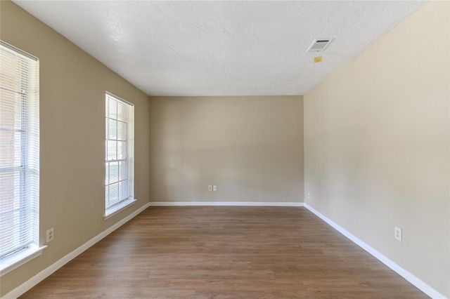 10427 Huntington Place Drive, Houston, TX 77099