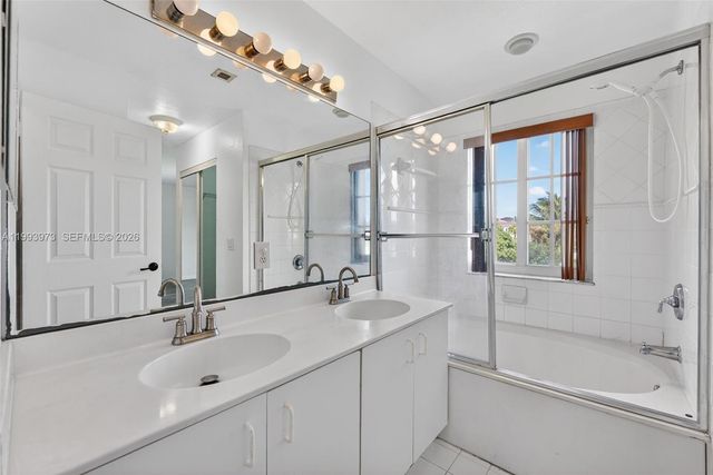 1805 NW 78th Way, Pembroke Pines, FL 33024