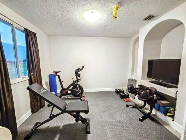1225 Avondale Lane, West Palm Beach, FL 33409