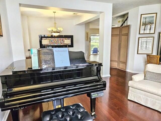 1225 Avondale Lane, West Palm Beach, FL 33409