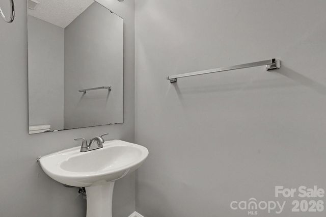8722 Woodhill Manor Court, Charlotte, NC 28215