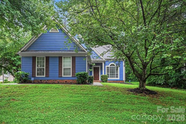 8722 Woodhill Manor Court, Charlotte, NC 28215