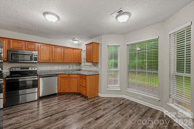 8722 Woodhill Manor Court, Charlotte, NC 28215