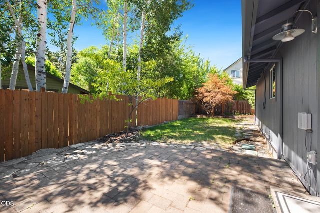 2849 NE Lotno Drive, Bend, OR 97701