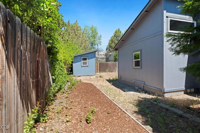 2849 NE Lotno Drive, Bend, OR 97701