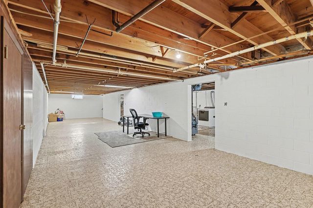 833 Winslow Court, Norton Shores, MI 49441