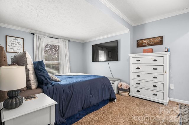 160 Elm Avenue, Hudson, NC 28638