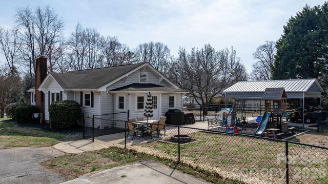 160 Elm Avenue, Hudson, NC 28638