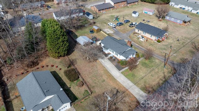 160 Elm Avenue, Hudson, NC 28638