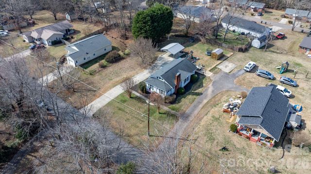 160 Elm Avenue, Hudson, NC 28638