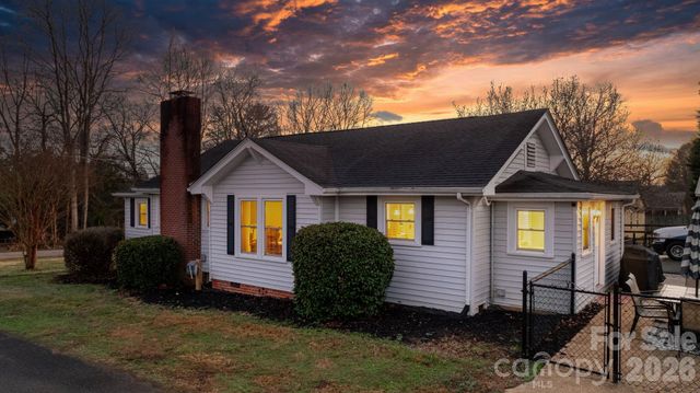160 Elm Avenue, Hudson, NC 28638