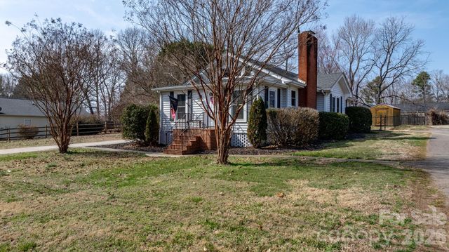 160 Elm Avenue, Hudson, NC 28638