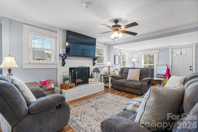 160 Elm Avenue, Hudson, NC 28638