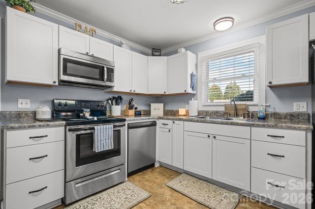 160 Elm Avenue, Hudson, NC 28638