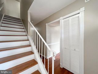 6069 WYCOFF SQ, Centreville, VA 20120