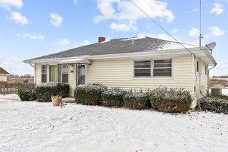 254 E Old Plank Road, Burlington, IL 60109