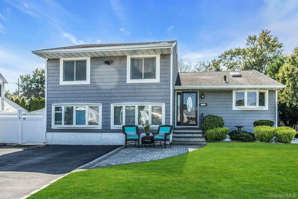 3562 Southview Avenue, Wantagh, NY 11793