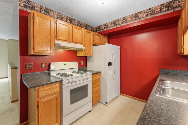 1437 Mcintosh Circle, Shakopee, MN 55379