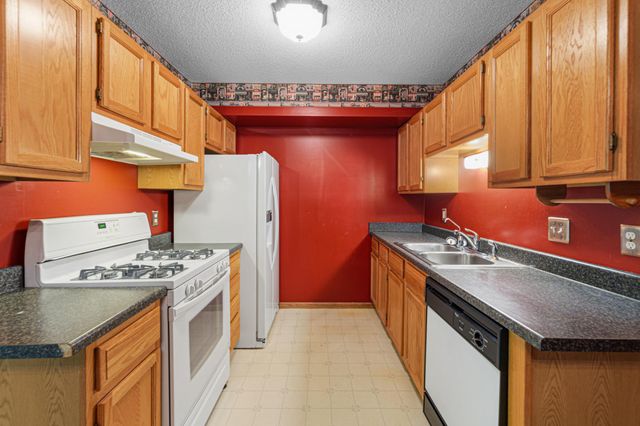 1437 Mcintosh Circle, Shakopee, MN 55379