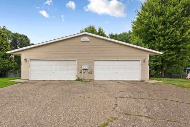 1437 Mcintosh Circle, Shakopee, MN 55379