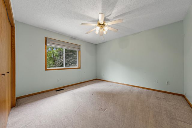 1437 Mcintosh Circle, Shakopee, MN 55379