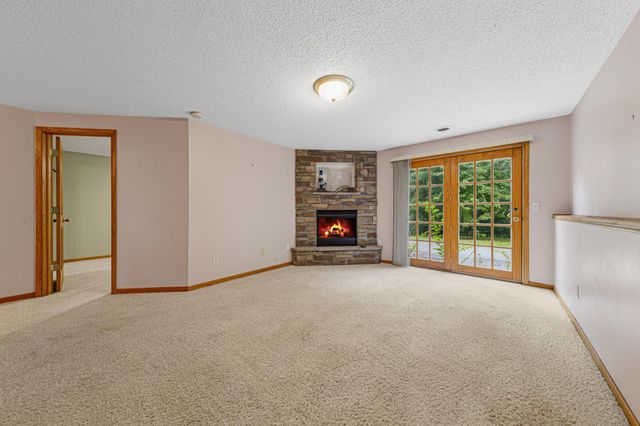 1437 Mcintosh Circle, Shakopee, MN 55379