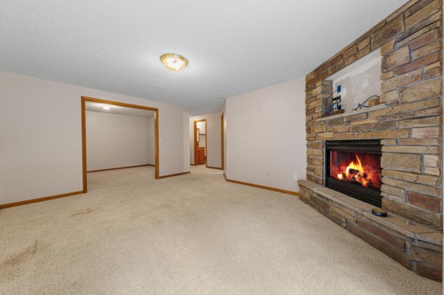 1437 Mcintosh Circle, Shakopee, MN 55379