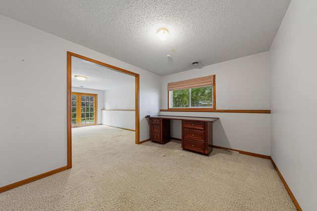 1437 Mcintosh Circle, Shakopee, MN 55379