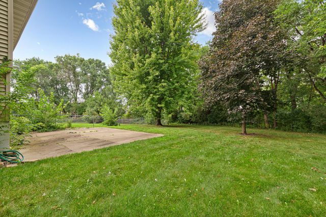 1437 Mcintosh Circle, Shakopee, MN 55379