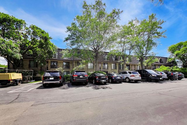 1714 Northfield Square B, Northfield, IL 60093