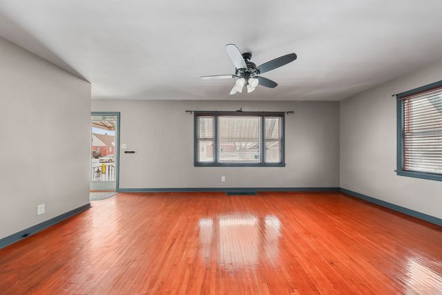 1428 Pickwick Street, Ottawa, IL 61350