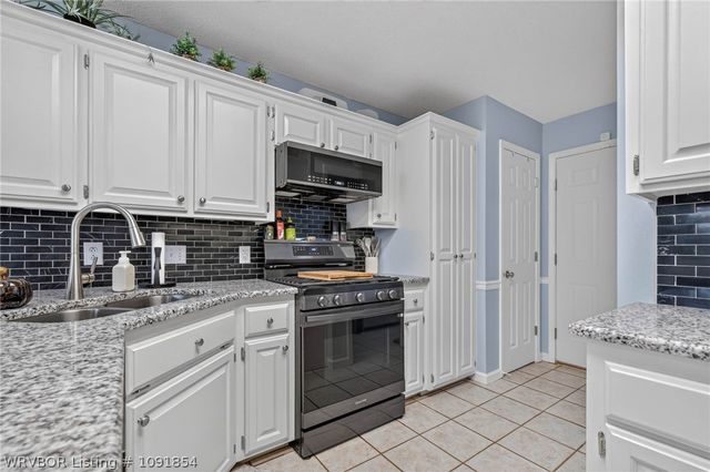 1620 Hunter Hill Drive, Van Buren, AR 72956