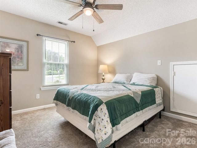 1000 Kerry Greens Drive, Matthews, NC 28104