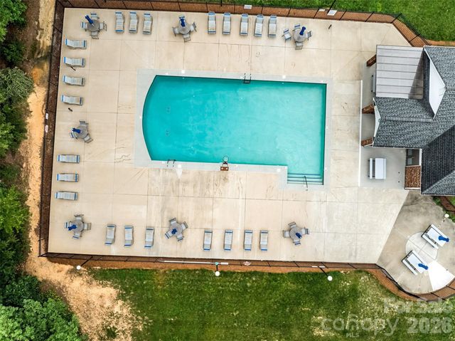 1000 Kerry Greens Drive, Matthews, NC 28104