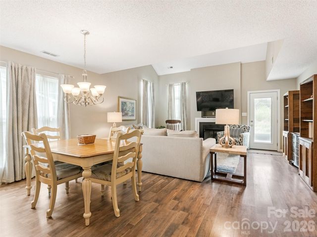 1000 Kerry Greens Drive, Matthews, NC 28104