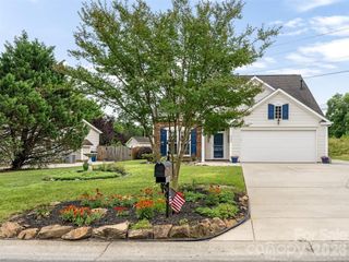 1000 Kerry Greens Drive, Matthews, NC 28104