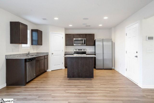 422 Seaborn Circle, Pendleton, SC 29670