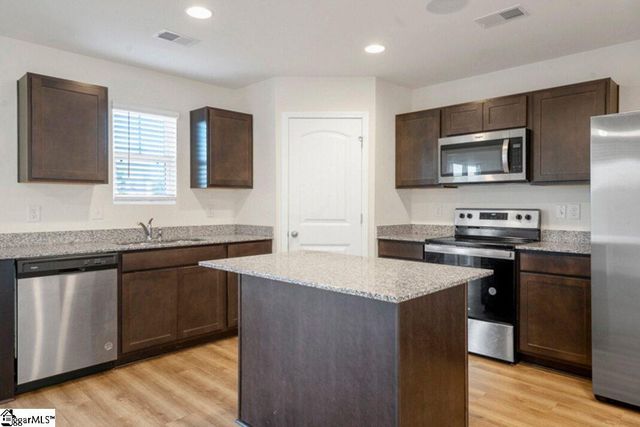 422 Seaborn Circle, Pendleton, SC 29670