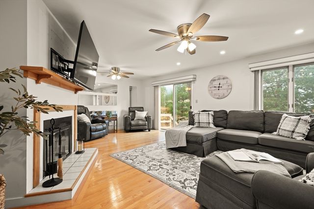 54 Jasper Ln 54, Randolph, MA 02368