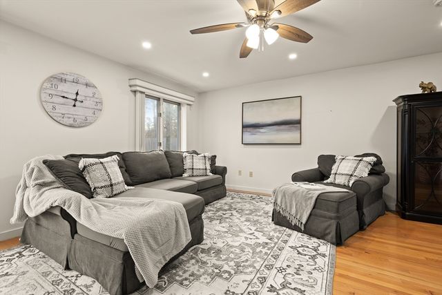 54 Jasper Ln 54, Randolph, MA 02368