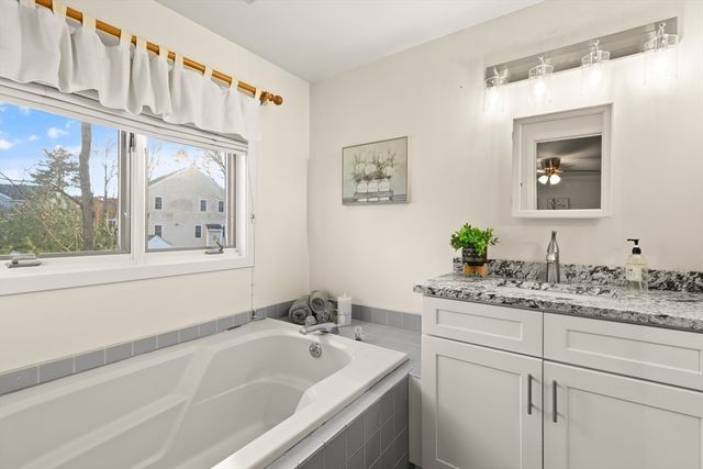 54 Jasper Ln 54, Randolph, MA 02368