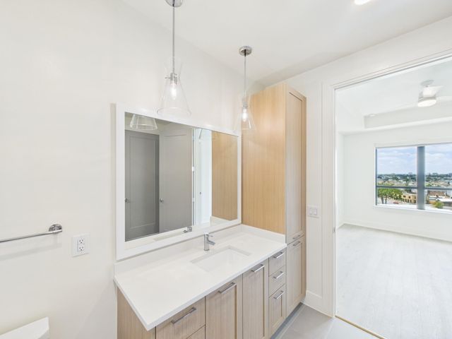 929 Westcott 604, Houston, TX 77007