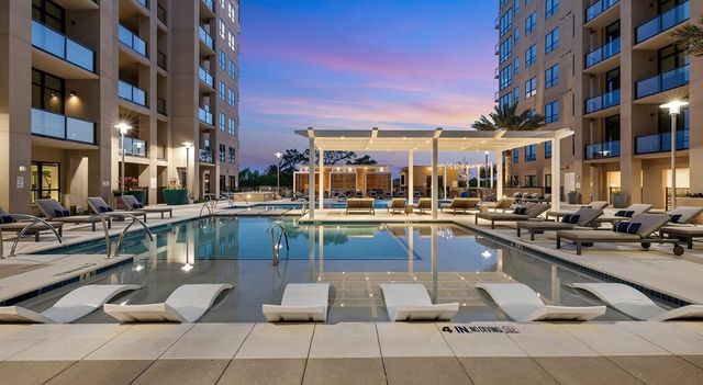 929 Westcott 604, Houston, TX 77007