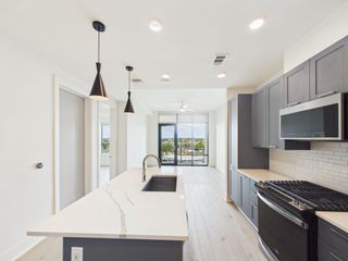 929 Westcott 604, Houston, TX 77007