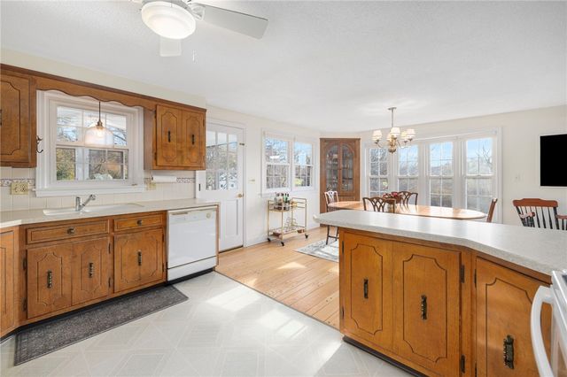 46 Arrowhead Drive, Tiverton, RI 02878