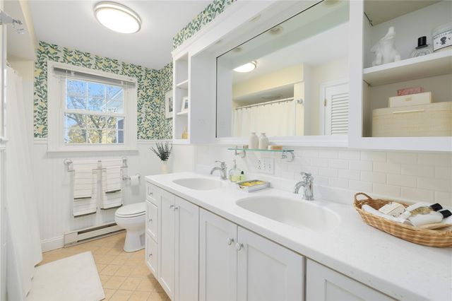 46 Arrowhead Drive, Tiverton, RI 02878