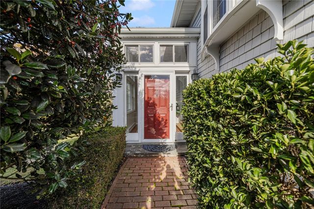 46 Arrowhead Drive, Tiverton, RI 02878