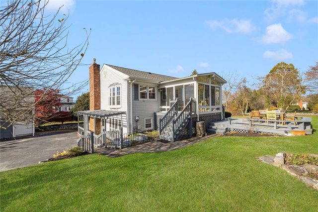 46 Arrowhead Drive, Tiverton, RI 02878