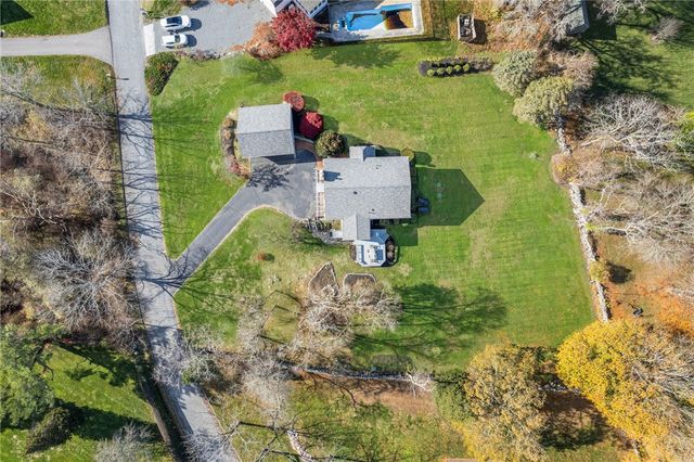 46 Arrowhead Drive, Tiverton, RI 02878